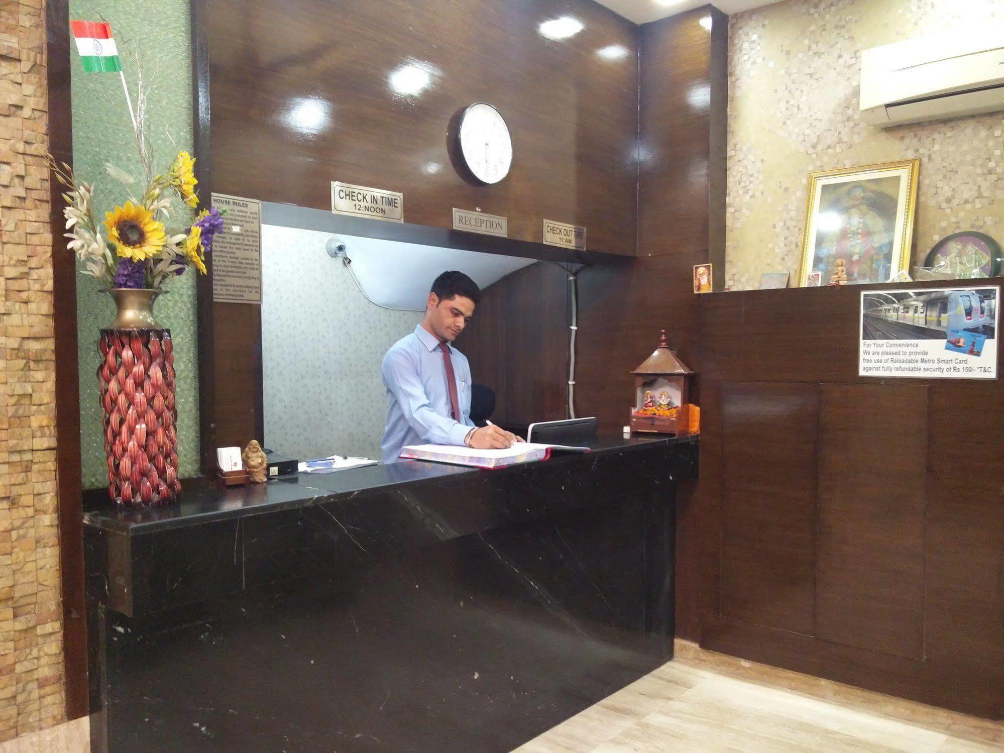 Rupam Hotel Delhi  Exterior foto